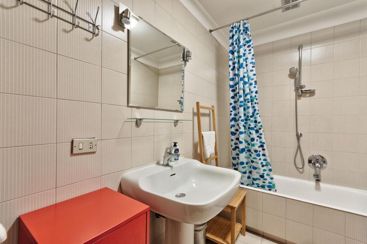 Porta Nuova Shiny Studio Flat Turin Exterior photo
